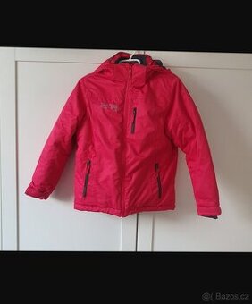 Dívčí lyžařská růžová bunda.