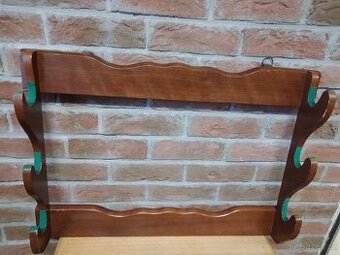 Police na dekorační zbraně