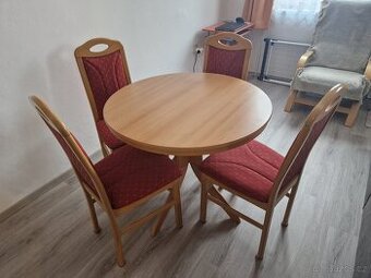 Kulatý rozkládací stůl