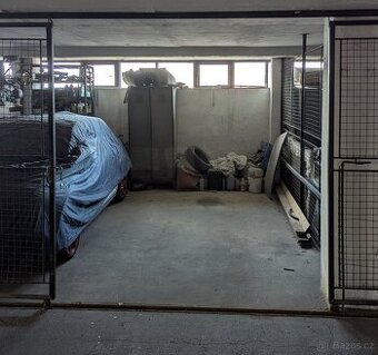 Pronájem garážového stání v parkovacím domě v Brně Lesná.