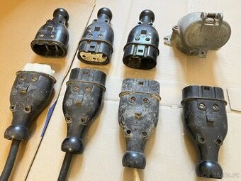 Staré elektro - zásuvky a konektory 380V porcelán bakelit