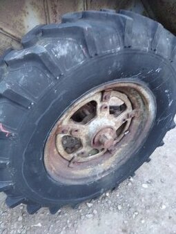 Prodám zadní kola na ZETOR25A- 12,4-24