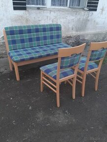 Prodám lavici se dvěmi židlemi - 1
