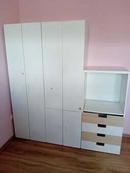 Skříně a knihovna IKEA