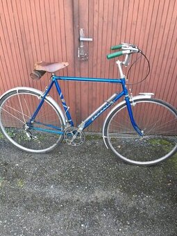 Favorit 1956 i se zaručním listem
