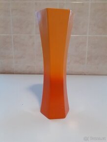oranžová váza
