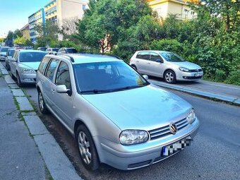 WV GOLF 4 COMBI VARIANT PACIFIC 2004