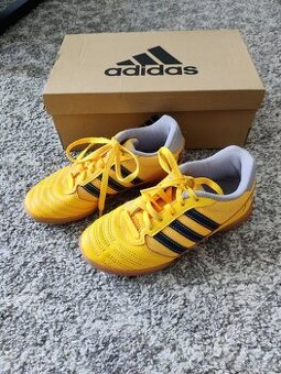 Dětské sálové boty Adidas, vel. 33