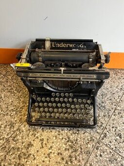 Psací stroj Underwood