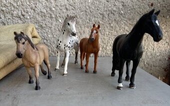 Schleich koně