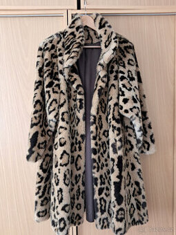 Dámský kožich z umělé kožešiny