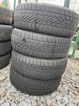 Zimní pneu 205/60/16