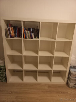 Knihovna 150 x 150 cm