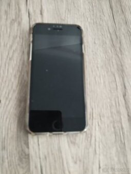 Prodám iPhone 8