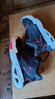 kotníkové tenisky Jordan vel.39