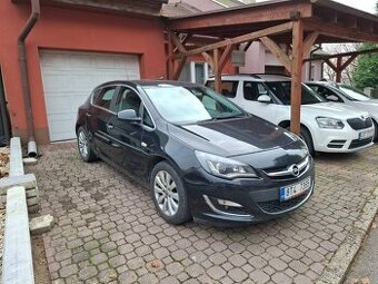 Opel Astra J 2.0 CDTI 121 kW, 2013 – top stav, výbava, cena