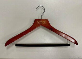 LUXUSNÍ dřevěná ramínka