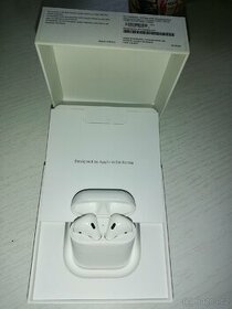 Sluchátka Apple AirPods