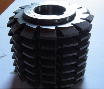 Odvalovací fréza na výrobu ozub. kol modul 3,1831