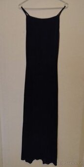 1) šaty černé společenské na ramínka se vzorem,