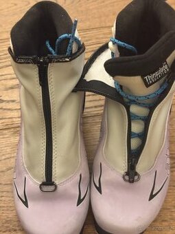 Dámské, dětské boty na běžky vel. 36, vázání NNN