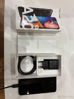 Mobilní telefon Samsung A20e prasklý displej