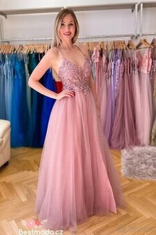 Princeznovské plesové šaty