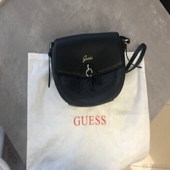 Černá kabelka zn. Guess
