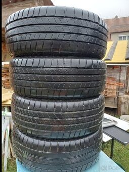 Pneu 215 60 16