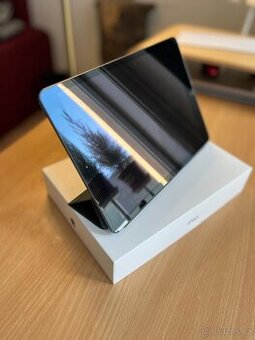 Apple iPad 8, 32 GB, Space Gray + pouzdro