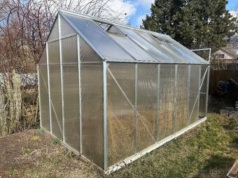 Prodám hlinikovy skleník