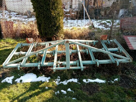 Kultivátor nesený /prac. záběr 3 m./