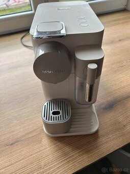 Nespresso De'Longhi Latissima White