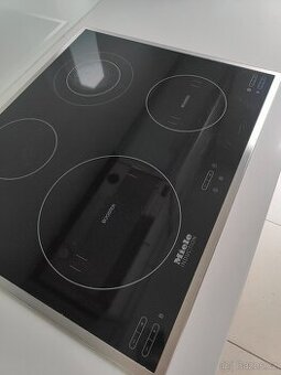 Indukční varná deska Miele KM5730