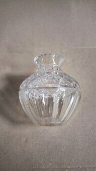 Křišťálová dóza