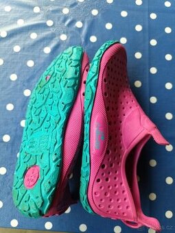 Prodám dívčí gumové boty do vody Nabaji 27/28