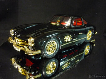 Mercedes Benz 300 SL černozlatý Bburago 1/18