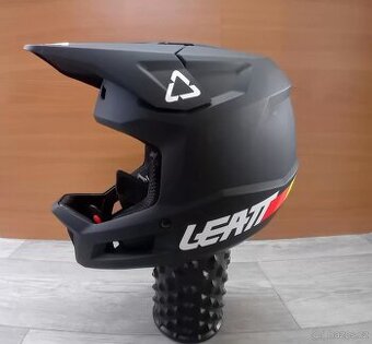 Prodám NOVOU Enduro helmu Leatt enduro gravity 1.0