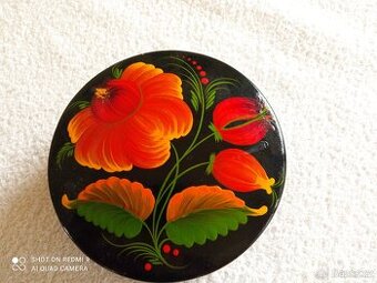 Dřevěná ručně malovaná dóza