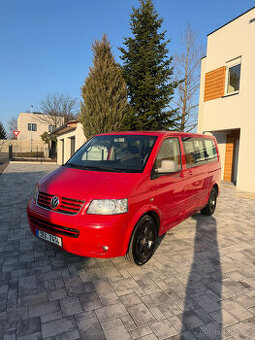 Volkswagen Multivan 2.5 TDI 96 kW 7 míst webasto otocna sed.