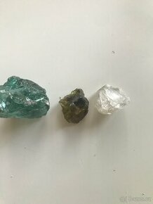Prodám 3 skleněné kameny