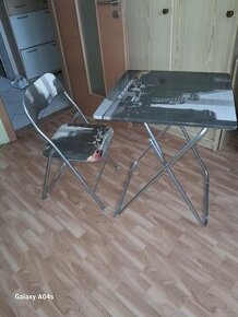 Skládací stoly a židle