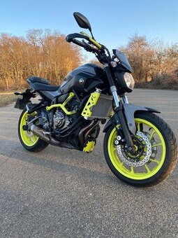 Yamaha MT07  moto cage
