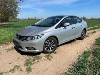 Honda Civic 1.8i automat