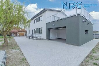 Pronájem byt 3 + kk ve viladomě s oplocenou zahradou, Praha-