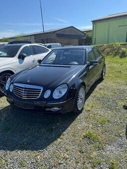 Mercedes-Benz Třídy E, 5.5 V8 E500, SUPERSTAV, MÁLO KM