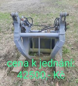 Manipulační kleště na klády