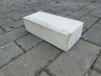 Plná cihla bílá