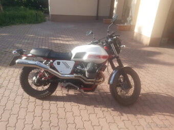 Moto Guzzi V7 II Stornello - 1