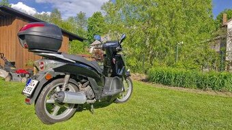 Skutr KYMCO 125 S PEOPLE